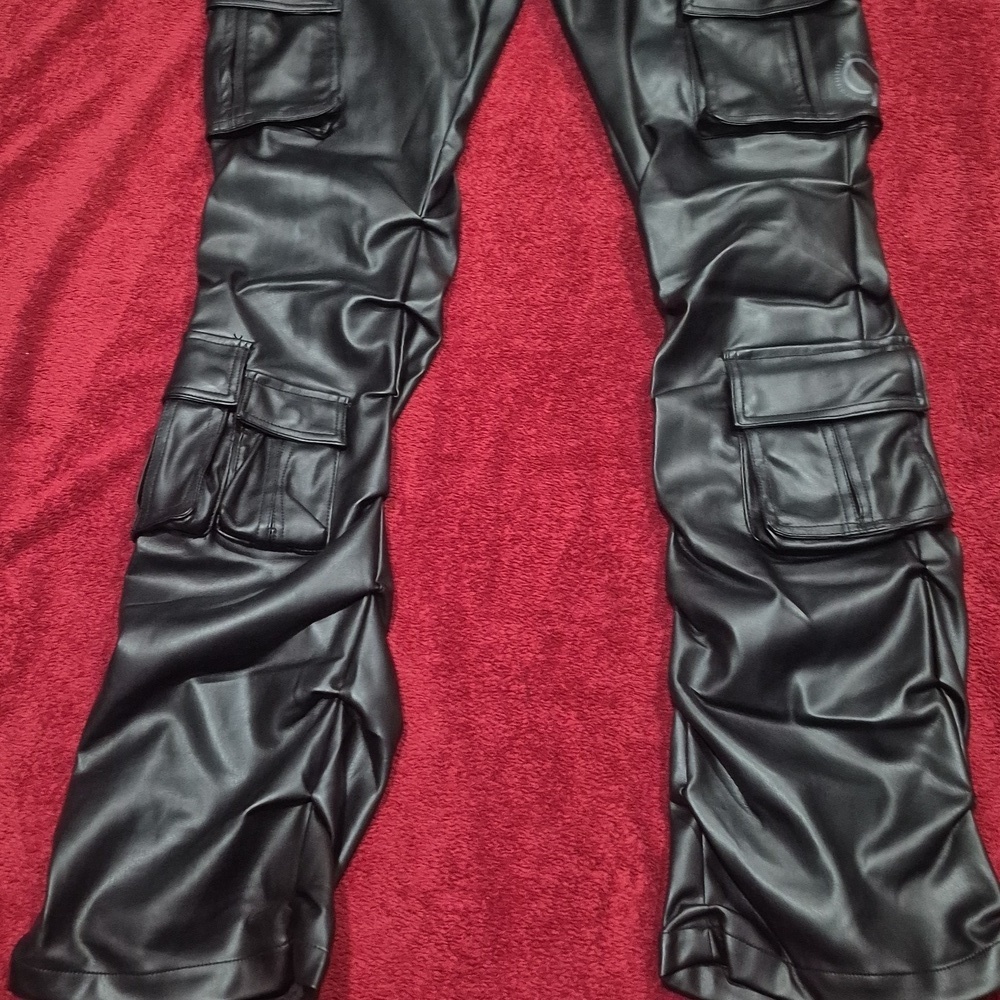 Smoke Rise Men's Stacked Flare Cargo Pants - Black - Picture 6 of 8